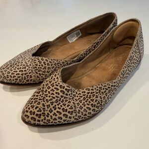 TOMS Cheetah Print Women's Flats size 9